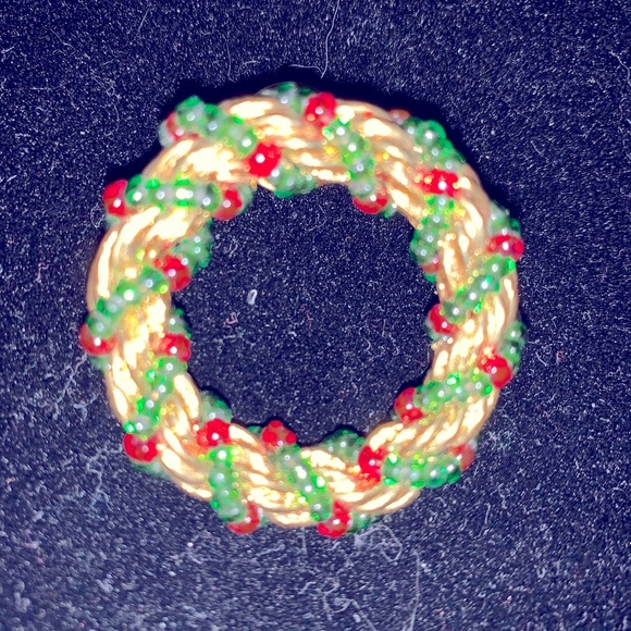 Seasonal Brooch - Picture 1 of 4